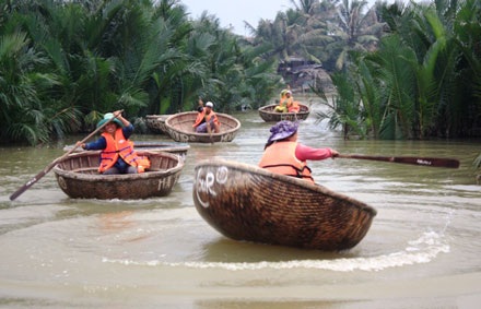 Về Hội An quăng lưới, lắc thúng chai - 4 Về Hội An quăng lưới, lắc thúng chai - 4
