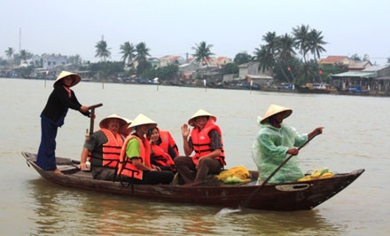 Về Hội An quăng lưới, lắc thúng chai - 1 Về Hội An quăng lưới, lắc thúng chai - 1