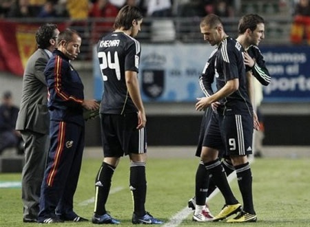 Real Madrid sẽ là bến đỗ mới của Tevez? - 3 Real Madrid sẽ là bến đỗ mới của Tevez? - 3