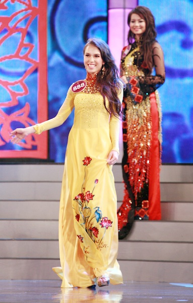 Gặp lại người đẹp khả ái Daniela Nguyễn Thu Mây - 1