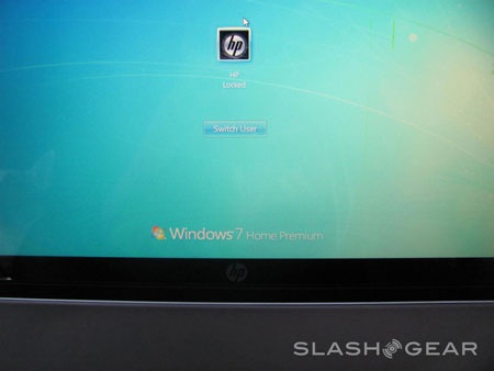 Cận cảnh laptop HP Envy 17 3D - 4