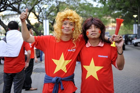 "Chảo lửa" Bukit Jalil rực cháy bởi CĐV Việt Nam - 4