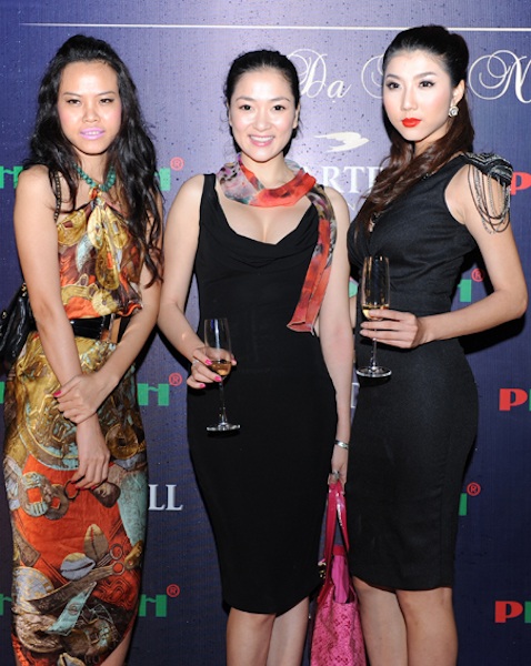 Siêu mẫu Vũ Cẩm Nhung ngày càng đằm thắm - 7 Siêu mẫu Vũ Cẩm Nhung ngày càng đằm thắm - 7