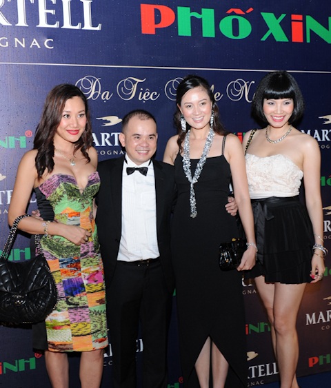 Siêu mẫu Vũ Cẩm Nhung ngày càng đằm thắm - 8 Siêu mẫu Vũ Cẩm Nhung ngày càng đằm thắm - 8