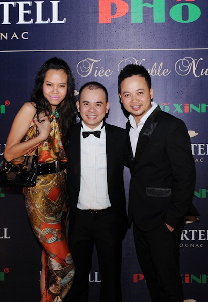 Siêu mẫu Vũ Cẩm Nhung ngày càng đằm thắm - 5 Siêu mẫu Vũ Cẩm Nhung ngày càng đằm thắm - 5