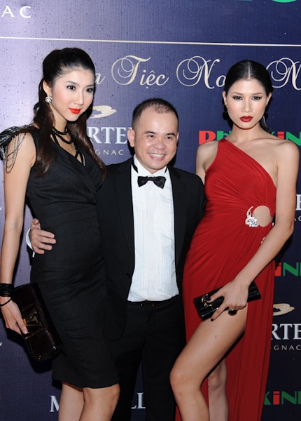 Siêu mẫu Vũ Cẩm Nhung ngày càng đằm thắm - 4 Siêu mẫu Vũ Cẩm Nhung ngày càng đằm thắm - 4