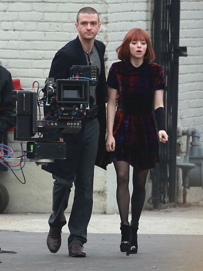 Justin Timberlake và Amanda Seyfried “tình tứ” - 4 Justin Timberlake và Amanda Seyfried “tình tứ” - 4