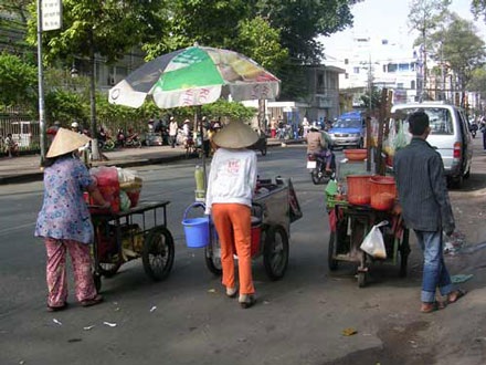 Tỷ lệ nghèo đa chiều ở TPHCM cao hơn Hà Nội - 1 Tỷ lệ nghèo đa chiều ở TPHCM cao hơn Hà Nội - 1