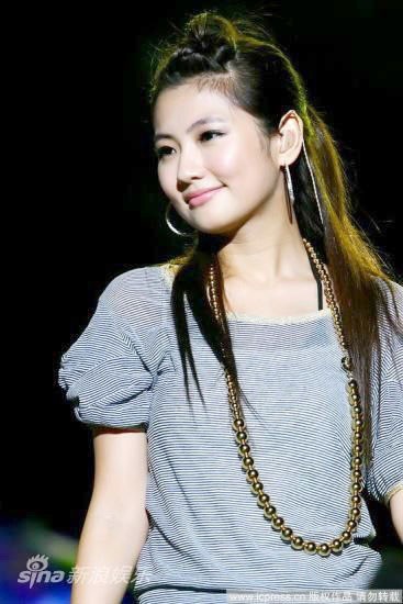 Selina đòi bồi thường 14 triệu NDT cho vụ tai nạn bỏng - 3 Selina đòi bồi thường 14 triệu NDT cho vụ tai nạn bỏng - 3
