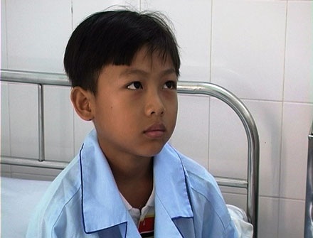 Cháu bé 9 tuổi tố bị bác ruột đánh - 1 Cháu bé 9 tuổi tố bị bác ruột đánh - 1
