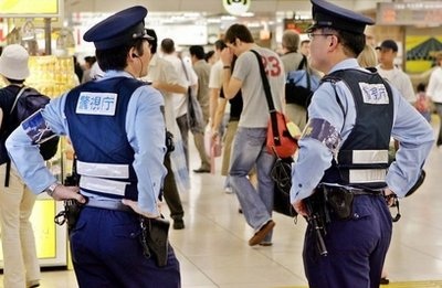 Đâm chém điên loạn ở Nhật, 13 người bị thương - 1