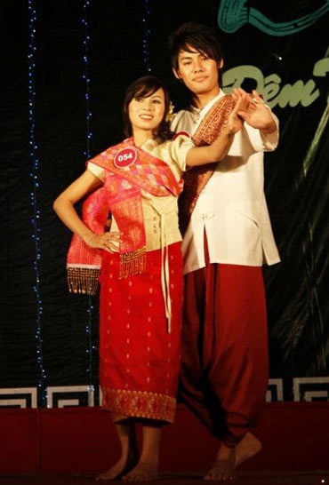 “Công tử Lào” thích “bún đậu mắm tôm” - 8