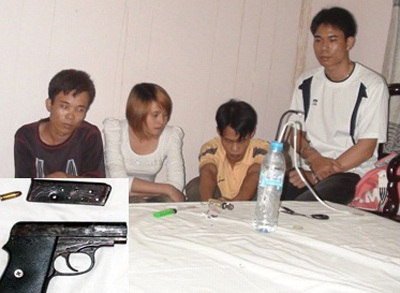 Bắt nhóm sử dụng ma túy trong khách sạn, phát hiện "hàng nóng" - 1 Bắt nhóm sử dụng ma túy trong khách sạn, phát hiện "hàng nóng" - 1