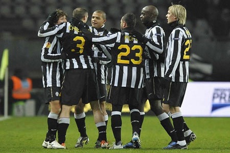 “Nhà giàu” cũng khóc! - 1 “Nhà giàu” cũng khóc! - 1