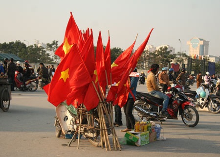 Khán giả hồi hộp chờ đón ĐT Việt Nam xuất trận - 3 Khán giả hồi hộp chờ đón ĐT Việt Nam xuất trận - 3