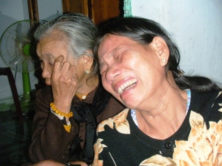 Làng chài hết nước mắt ngóng trông người thân - 2