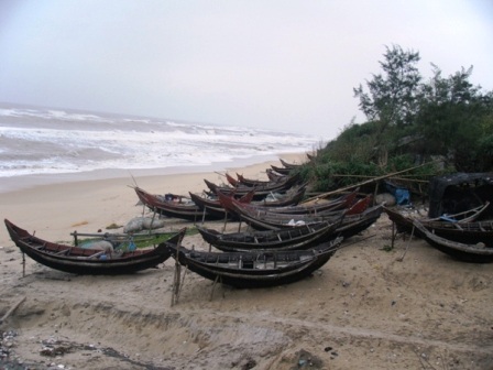 Làng chài hết nước mắt ngóng trông người thân - 1