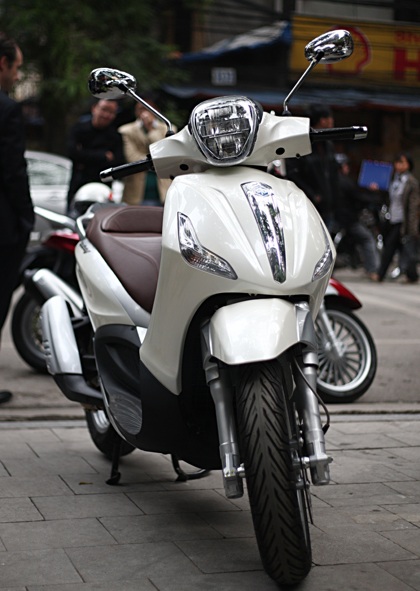 Piaggio Việt Nam nhập khẩu Beverly 125ie - 1