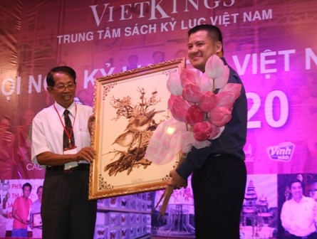 Hội ngộ kỷ lục gia lần thứ 20 - 2 Hội ngộ kỷ lục gia lần thứ 20 - 2