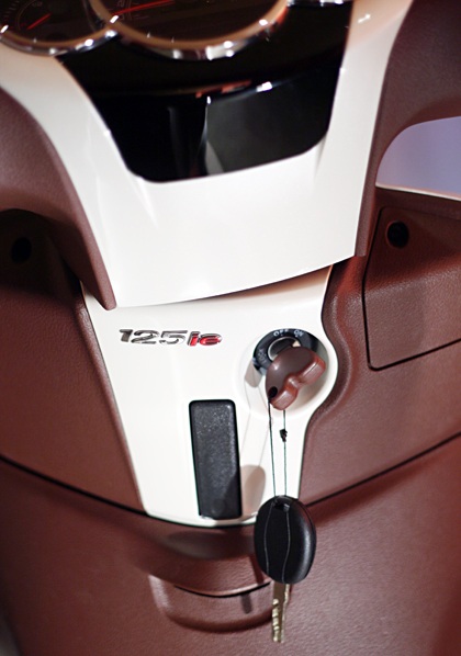 Piaggio Việt Nam nhập khẩu Beverly 125ie - 11