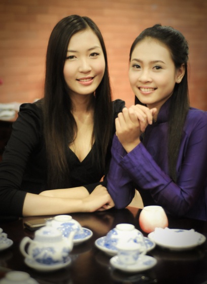 Người đẹp HHVN dự khai trương nhà hàng của Tôn Nữ Na Uy - 4 Người đẹp HHVN dự khai trương nhà hàng của Tôn Nữ Na Uy - 4