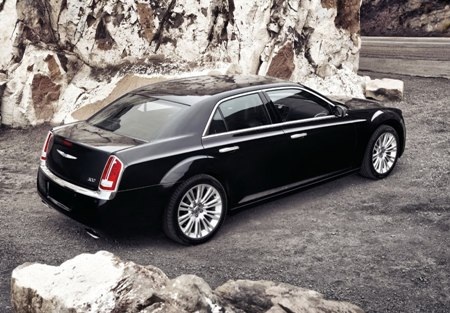 Chrysler 300 bản 2011 có giá từ dưới 30.000 USD - 14