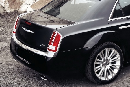 Chrysler 300 bản 2011 có giá từ dưới 30.000 USD - 15
