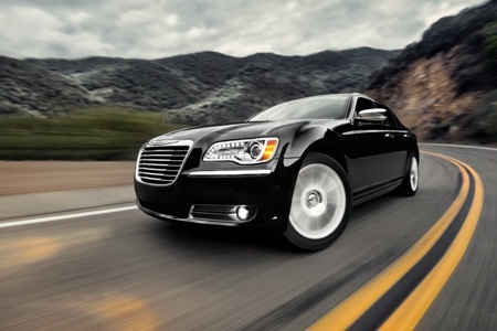 Chrysler 300 bản 2011 có giá từ dưới 30.000 USD - 7