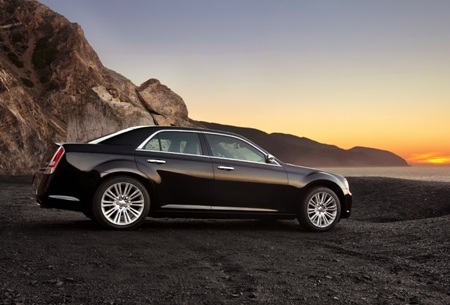 Chrysler 300 bản 2011 có giá từ dưới 30.000 USD - 4