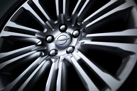 Chrysler 300 bản 2011 có giá từ dưới 30.000 USD - 16