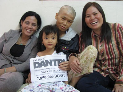 Nụ cười trở lại trên gương mặt người đàn bà khốn khổ - 1