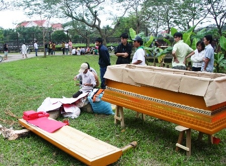 Nam sinh đột tử trong KTX do nhồi máu cơ tim - 1 Nam sinh đột tử trong KTX do nhồi máu cơ tim - 1