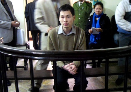 Lừa đảo hơn 8 tỷ đồng, nguyên cán bộ Agribank lĩnh án chung thân - 1