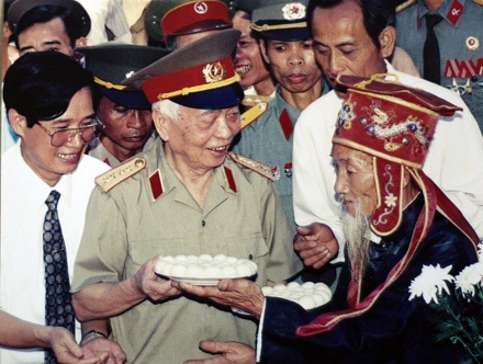 Những bức hình chưa từng công bố về Đại tướng Võ Nguyên Giáp - 6 Những bức hình chưa từng công bố về Đại tướng Võ Nguyên Giáp - 6