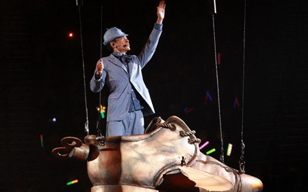 Lưu Đức Hoa lại khóc trong đêm diễn kỷ niệm - 10 Lưu Đức Hoa lại khóc trong đêm diễn kỷ niệm - 10