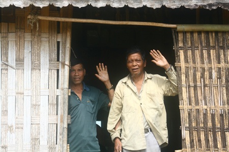 Trở lại nơi “phụ huynh lội sông đưa trẻ đến trường” - 2