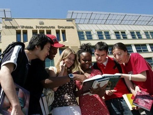 GS Mỹ khen tinh thần ham học, trí tuệ sinh viên VN  - 1