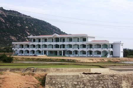 Ninh Thuận: Xây xong trường 7,2 tỷ đồng, HS vẫn chưa được học - 1 Ninh Thuận: Xây xong trường 7,2 tỷ đồng, HS vẫn chưa được học - 1