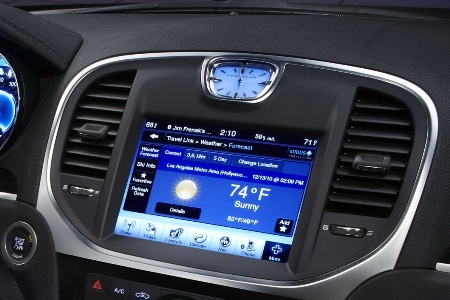 Chrysler 300 bản 2011 có giá từ dưới 30.000 USD - 3