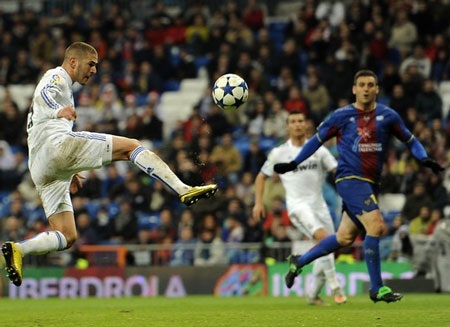 C. Ronaldo lập hattrick, Real đè bẹp Levante 8-0 - 2 C. Ronaldo lập hattrick, Real đè bẹp Levante 8-0 - 2
