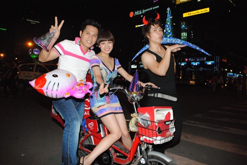 Sao mai điểm hẹn đón giáng sinh sớm - 12 Sao mai điểm hẹn đón giáng sinh sớm - 12