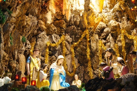 Ngắm các nhà thờ ở Hà Nội trước giờ chuông điểm - 11 Ngắm các nhà thờ ở Hà Nội trước giờ chuông điểm - 11