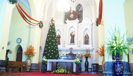 Ngắm các nhà thờ ở Hà Nội trước giờ chuông điểm - 3 Ngắm các nhà thờ ở Hà Nội trước giờ chuông điểm - 3