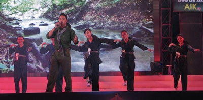 Mùa xuân đến sớm trên đất Tây Đô - 1