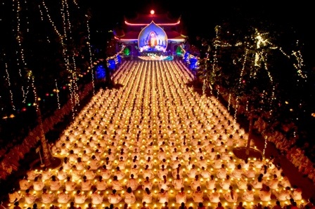 Lung linh đêm hội hoa đăng lớn nhất Việt Nam - 8
