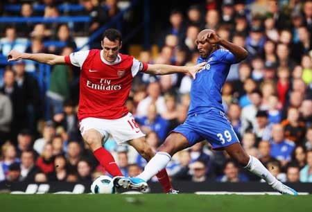 HLV Wenger: "Arsenal đủ sức hạ Chelsea" - 1