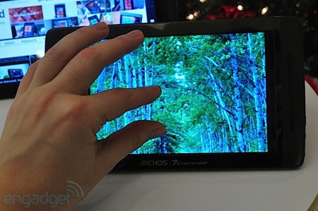 Hai anh em máy tính bảng Archos 70 và 101  “đọ dáng” - 13