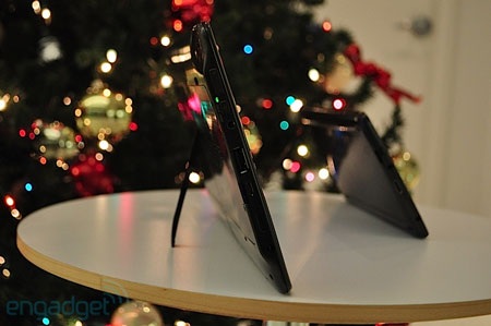 Hai anh em máy tính bảng Archos 70 và 101  “đọ dáng” - 2