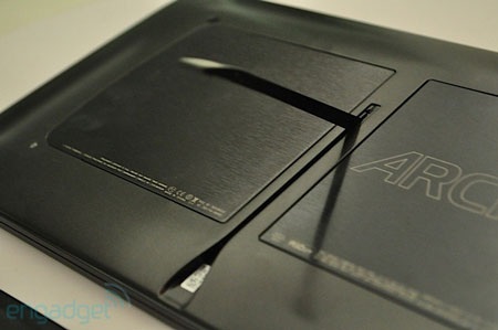 Hai anh em máy tính bảng Archos 70 và 101  “đọ dáng” - 7