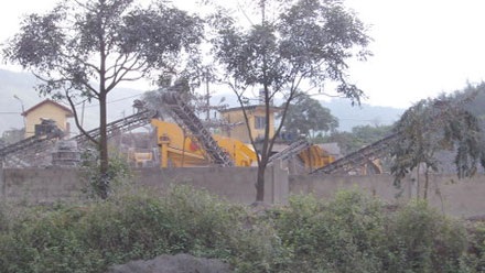 Bụi đá tung mù đường xuyên Á - 2